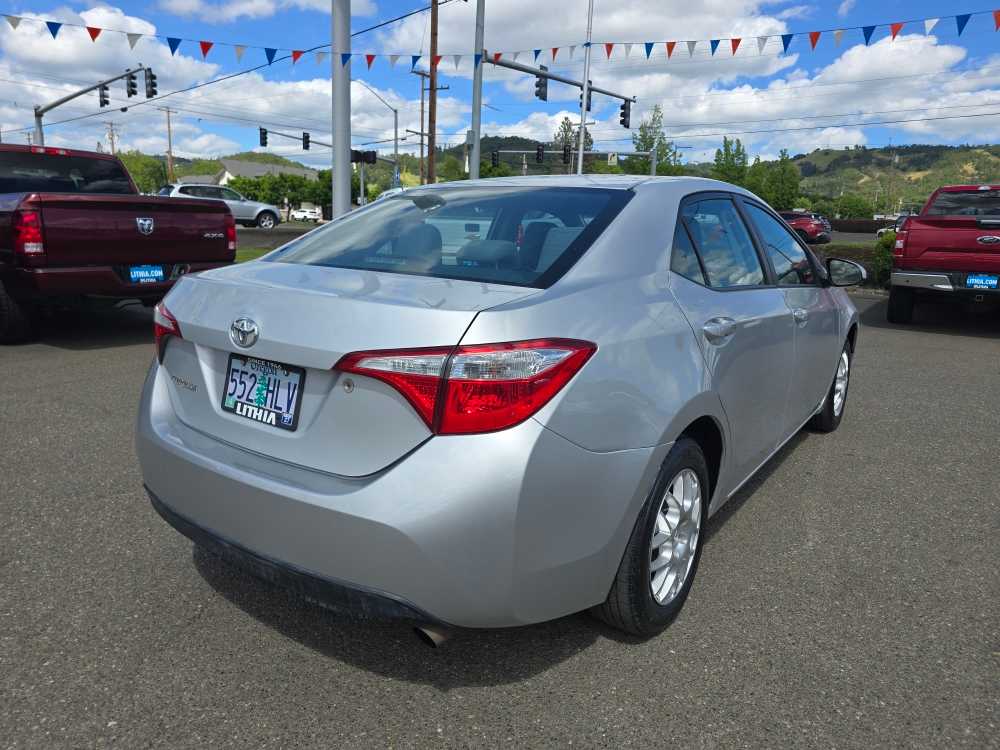 Thumbnail: 2015 Toyota Corolla - 3