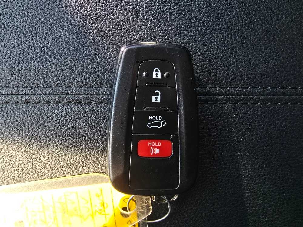 Thumbnail: 2019 Toyota RAV4 - 21