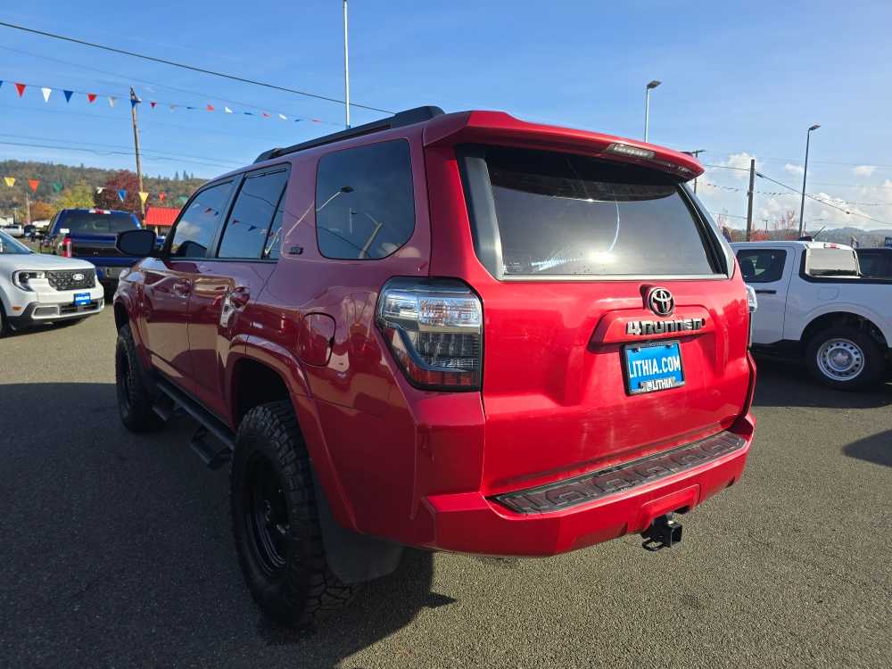 Thumbnail: 2018 Toyota 4Runner - 3