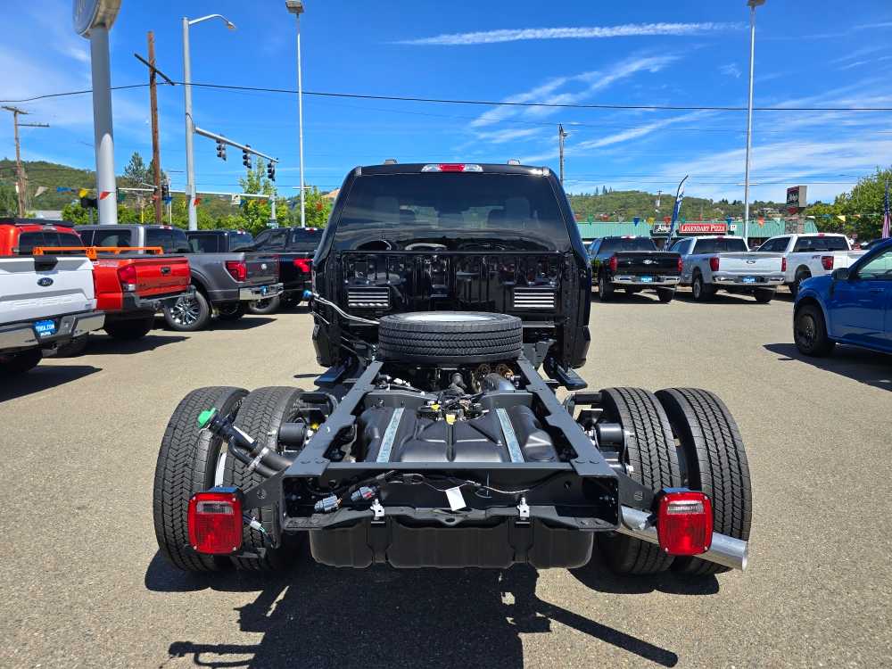 Thumbnail: 2025 Ford F-550 - 4