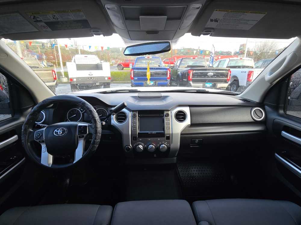 Thumbnail: 2016 Toyota Tundra - 16