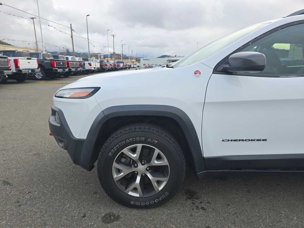 Thumbnail: 2018 Jeep Cherokee - 18