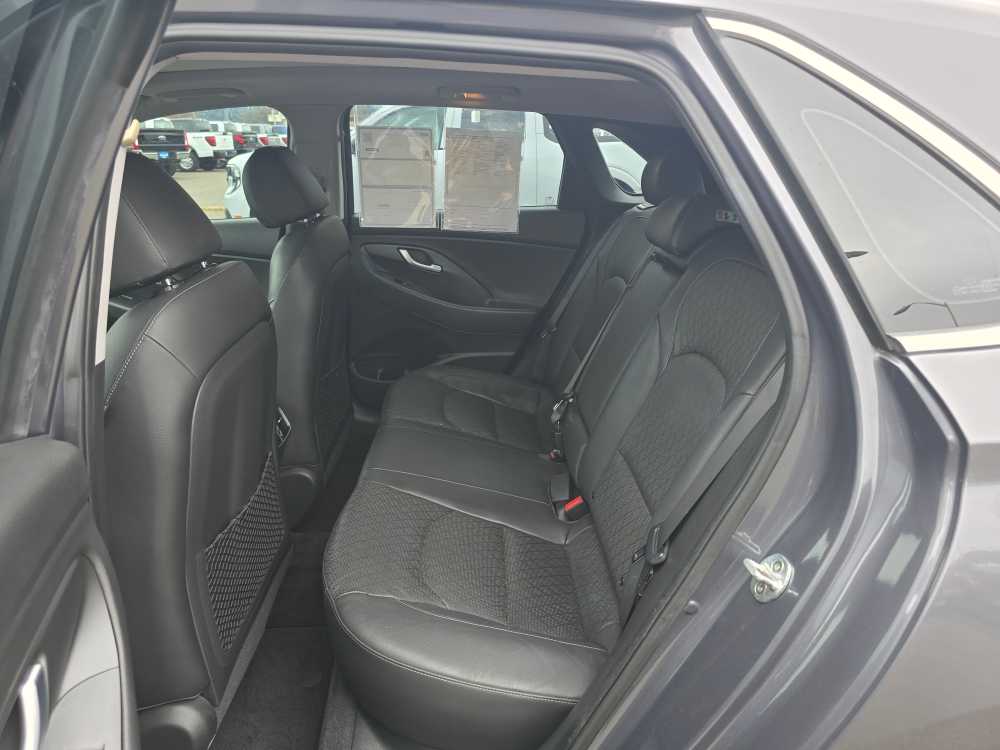 Thumbnail: 2018 Hyundai Elantra - 16