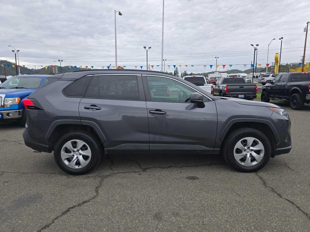 Thumbnail: 2021 Toyota RAV4 - 6
