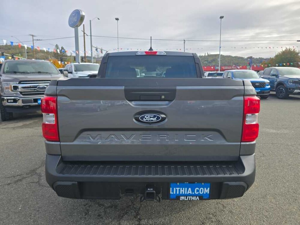 New 2025 Ford Maverick XL Truck SuperCrew