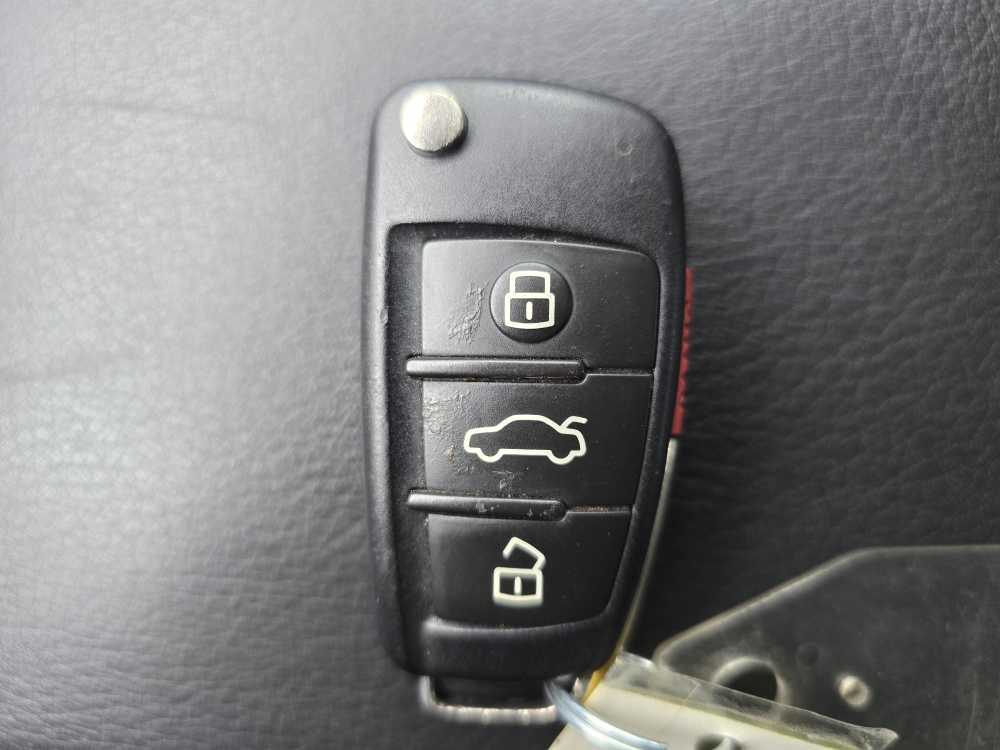 Thumbnail: 2017 Audi A3 e-tron - 21