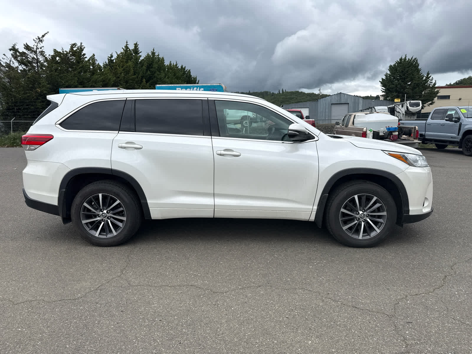 Thumbnail: 2018 Toyota Highlander - 8