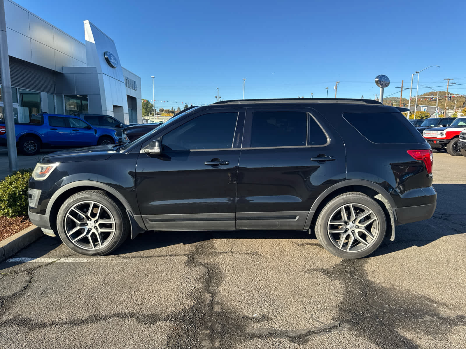 Thumbnail: 2016 Ford Explorer - 2