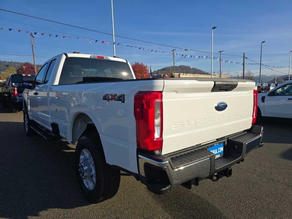 New 2026 Ford F-350 XLT Truck Super Cab