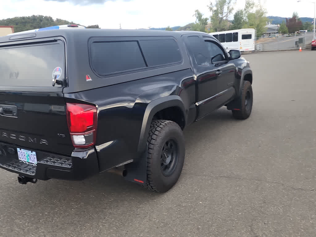 Thumbnail: 2022 Toyota Tacoma - 6