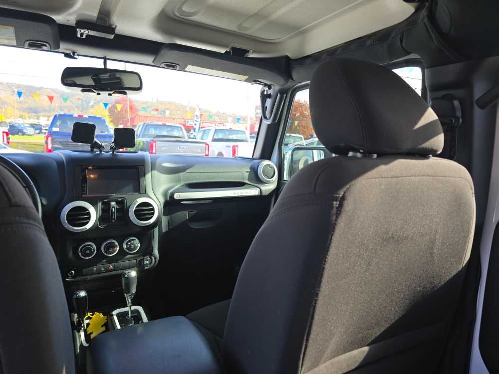 Thumbnail: 2018 Jeep Wrangler - 14