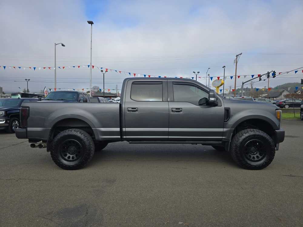 Thumbnail: 2018 Ford F-350 - 6