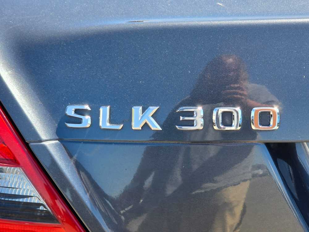 Thumbnail: 2010 Mercedes-Benz SLK - 19