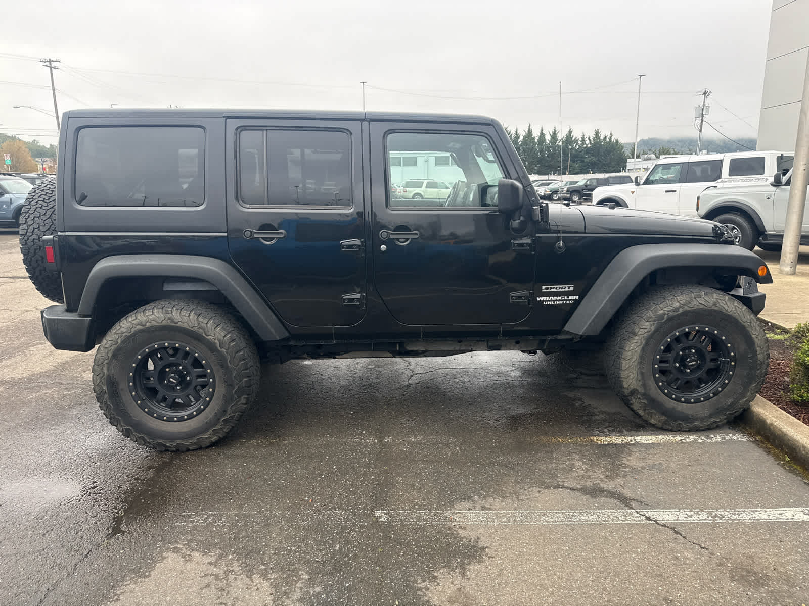 Thumbnail: 2016 Jeep Wrangler - 3