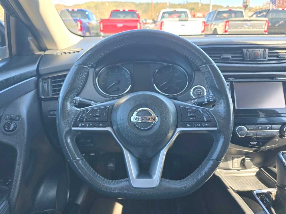 Thumbnail: 2017 Nissan Rogue - 11