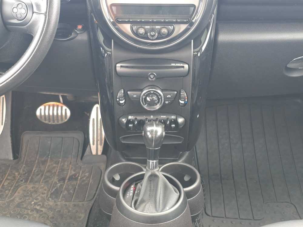 Thumbnail: 2013 MINI Cooper Countryman - 14