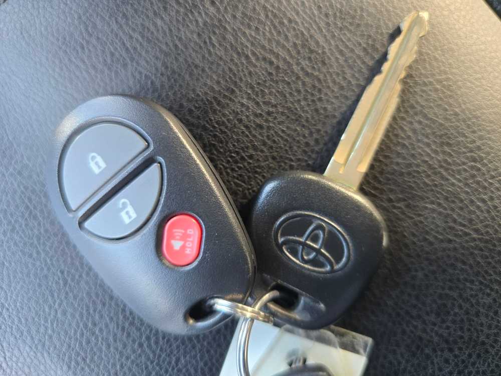 Thumbnail: 2016 Toyota Tundra - 22