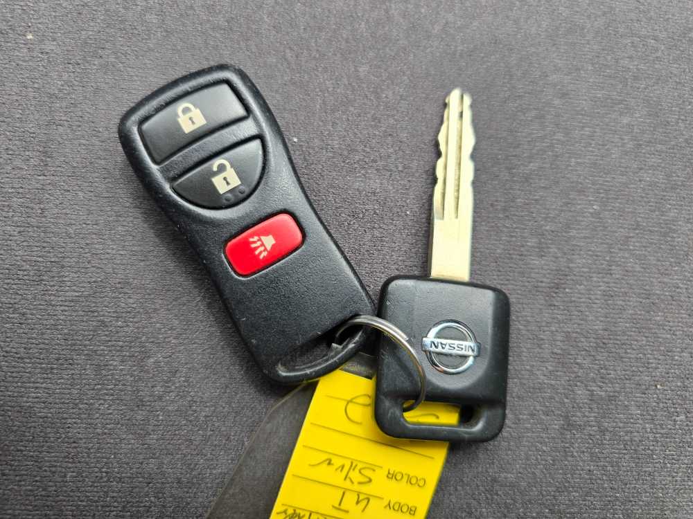 2011 Nissan Pathfinder SV 22