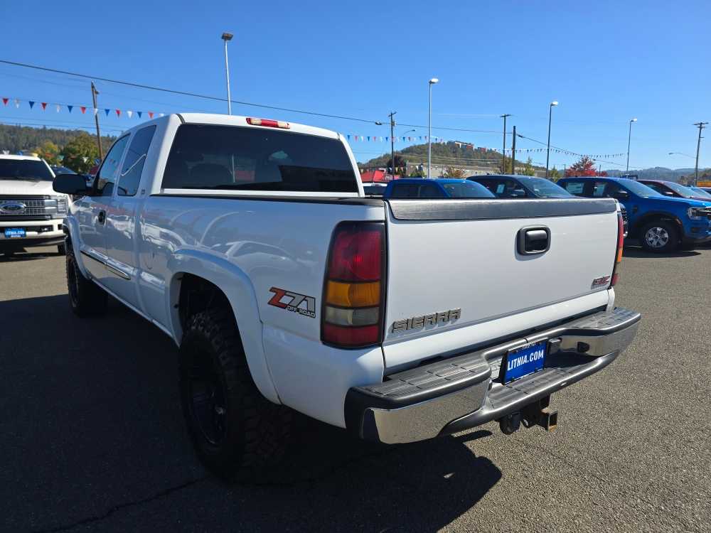 Thumbnail: 2005 GMC Sierra 1500 - 3