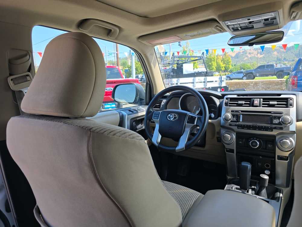 Thumbnail: 2011 Toyota 4Runner - 10