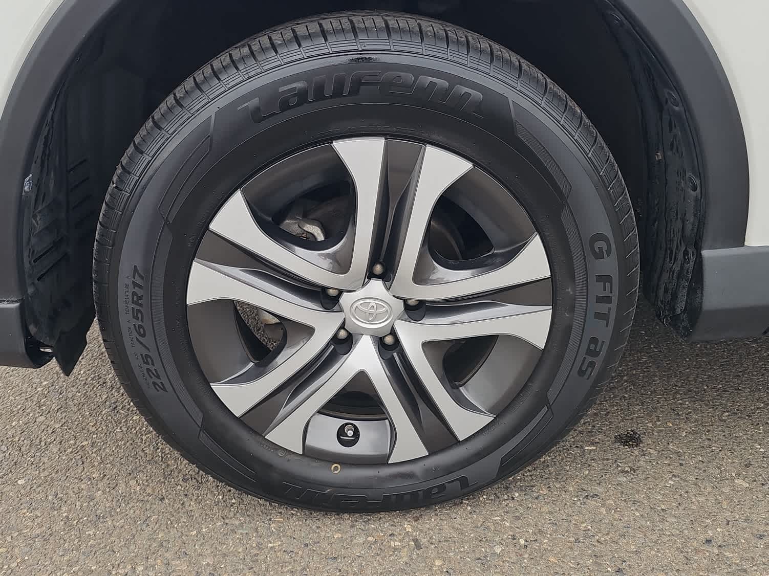 Thumbnail: 2018 Toyota RAV4 - 9