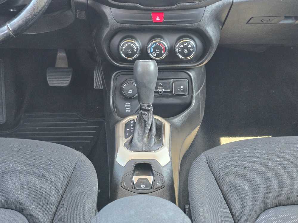 Thumbnail: 2017 Jeep Renegade - 13