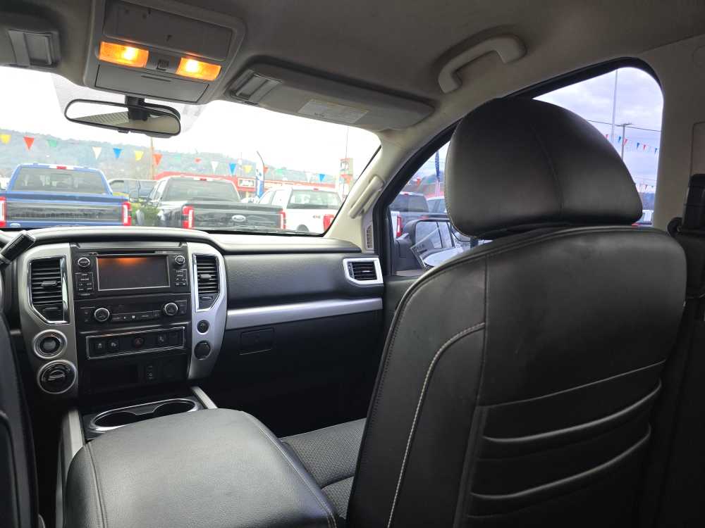 Thumbnail: 2018 Nissan Titan - 14