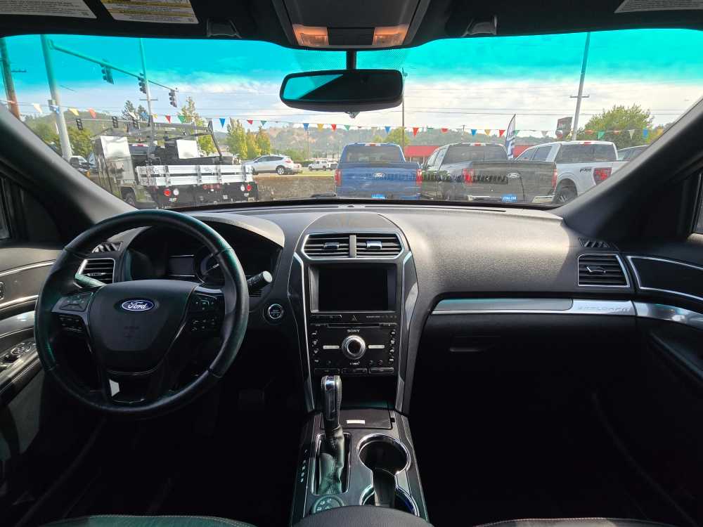 Thumbnail: 2016 Ford Explorer - 15
