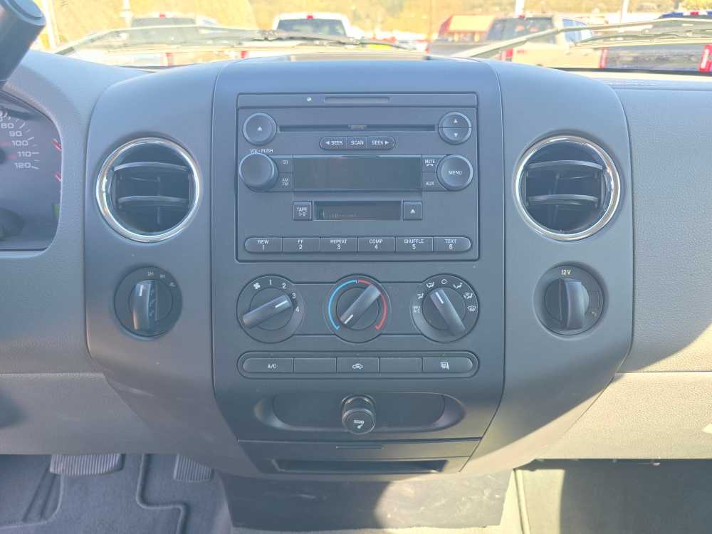 Thumbnail: 2004 Ford Econoline - 13