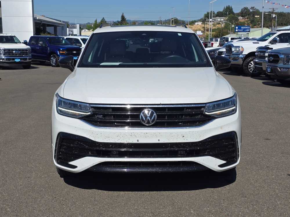 Thumbnail: 2022 Volkswagen Tiguan - 18