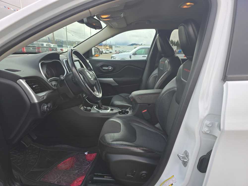 Thumbnail: 2018 Jeep Cherokee - 9