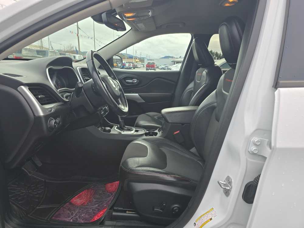 Thumbnail: 2018 Jeep Cherokee - 9