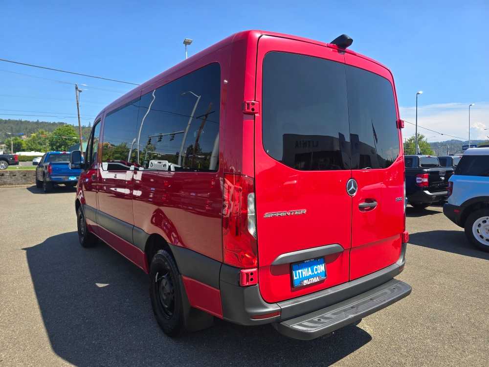 Thumbnail: 2021 Mercedes-Benz Sprinter - 3