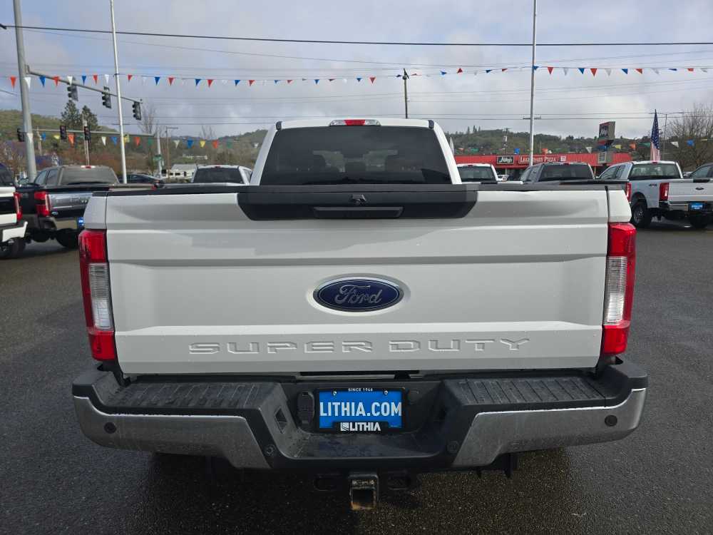 Thumbnail: 2019 Ford F-450 - 4