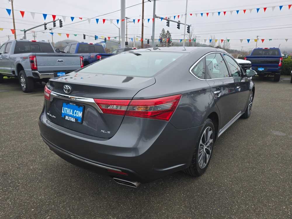 Thumbnail: 2017 Toyota Avalon - 5