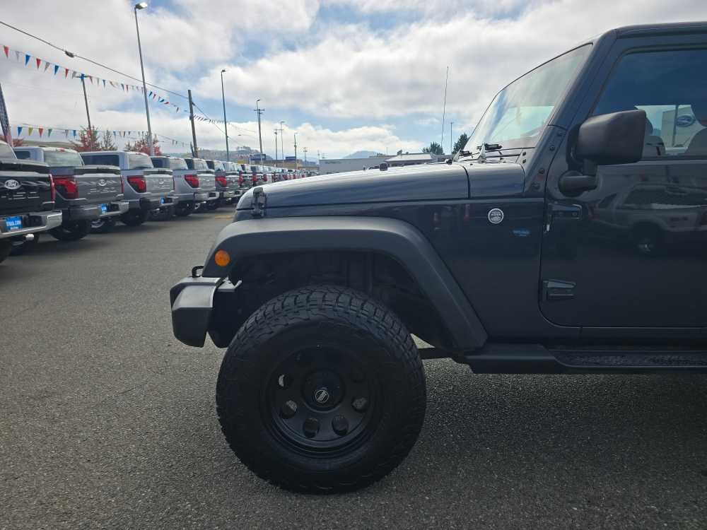 Thumbnail: 2016 Jeep Wrangler - 18