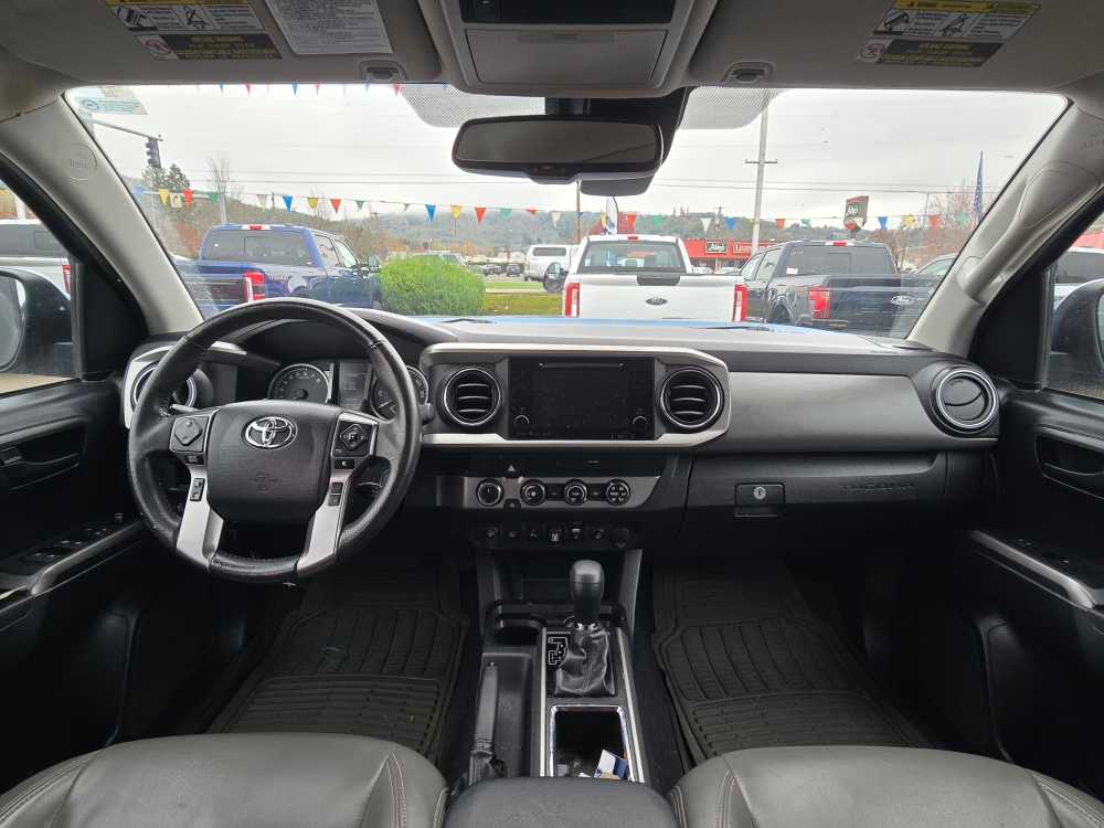 Thumbnail: 2019 Toyota Tacoma - 15