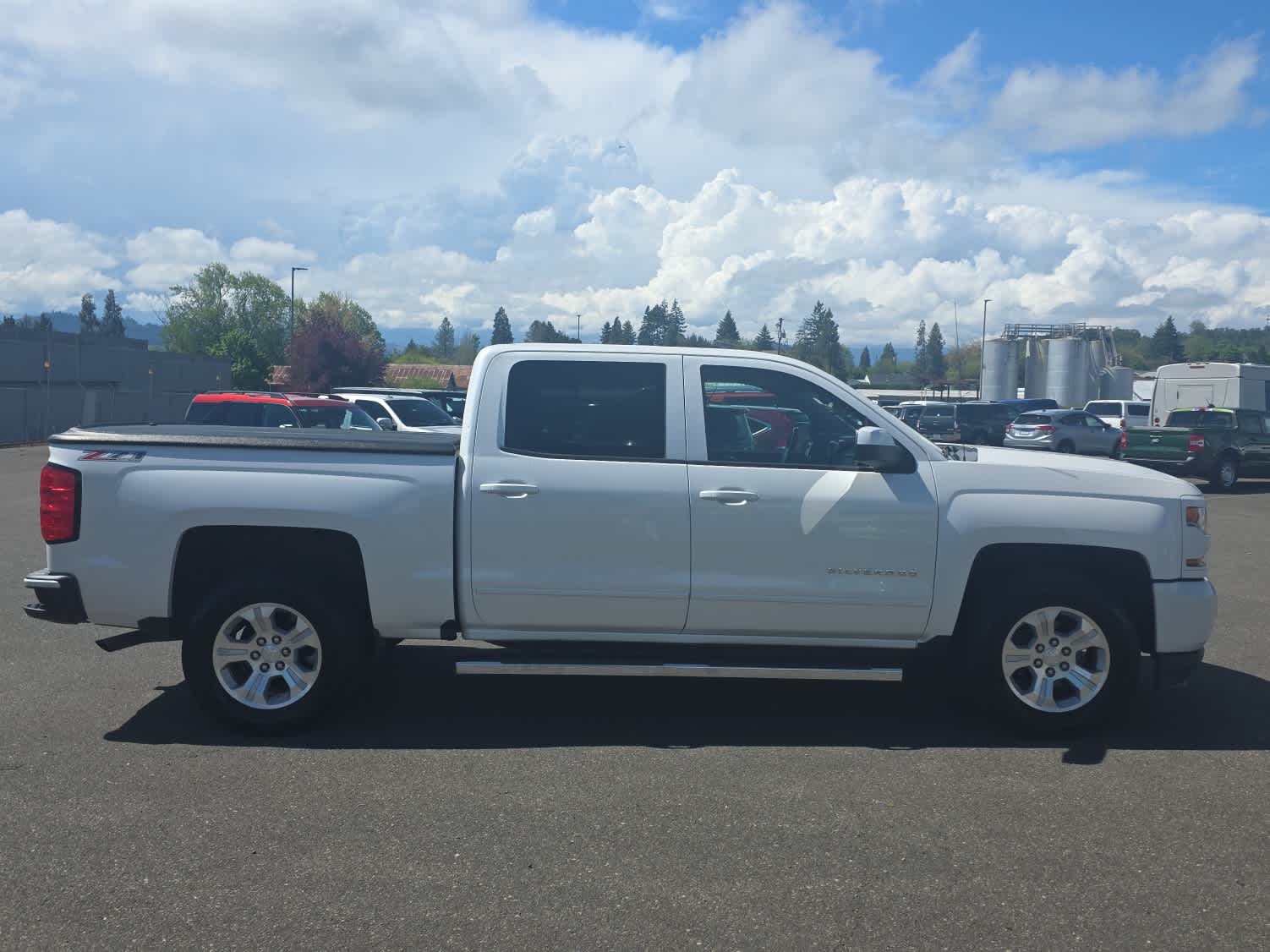 Thumbnail: 2017 Chevrolet Silverado 1500 - 3