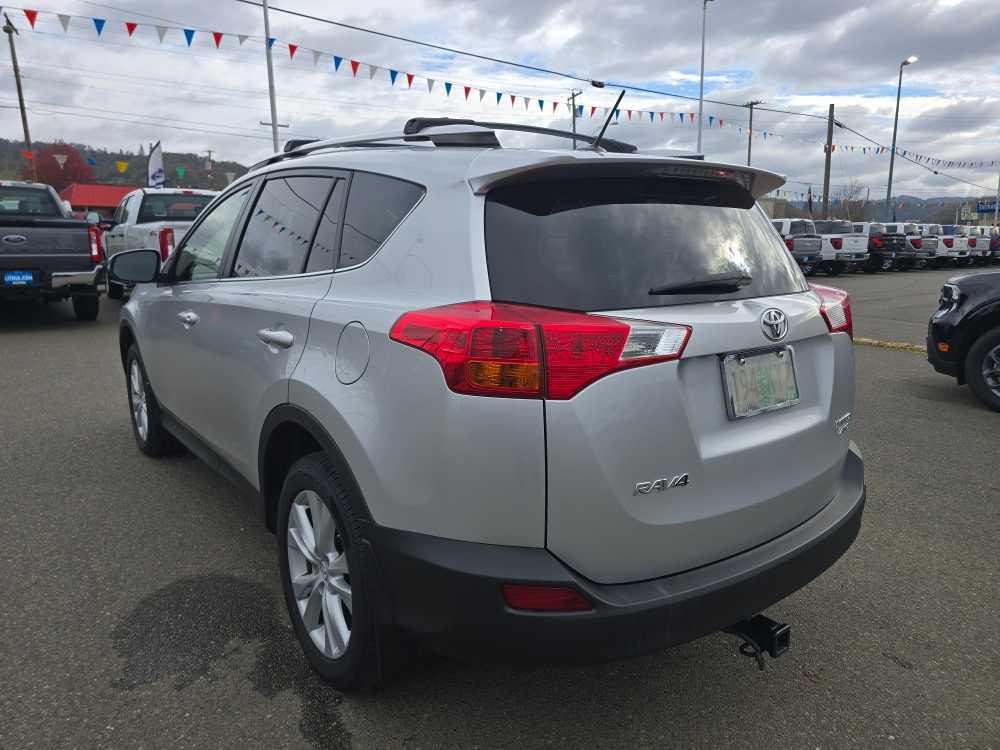 Thumbnail: 2015 Toyota RAV4 - 3