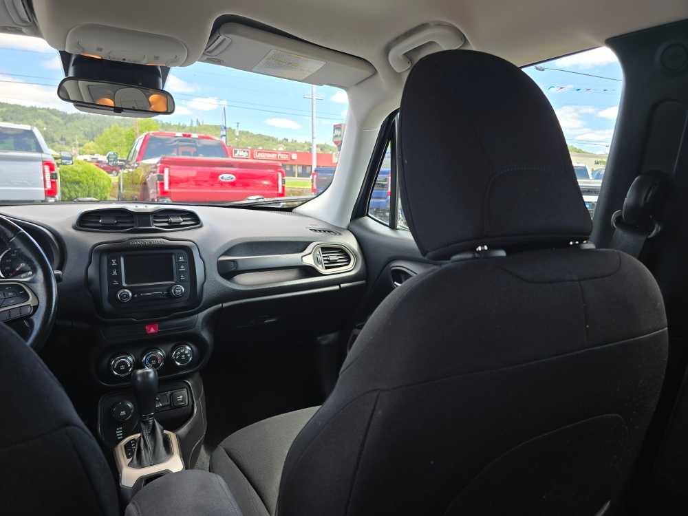 Thumbnail: 2016 Jeep Renegade - 14