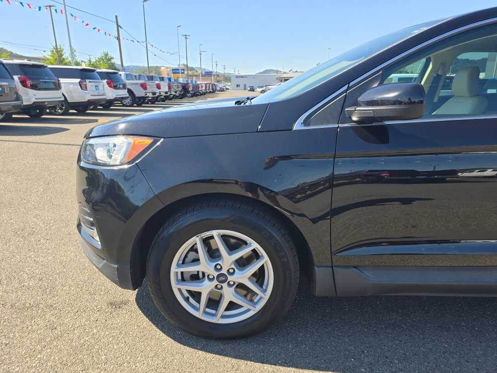 Thumbnail: 2021 Ford Edge - 20