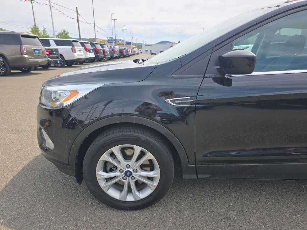 Thumbnail: 2017 Ford Escape - 20