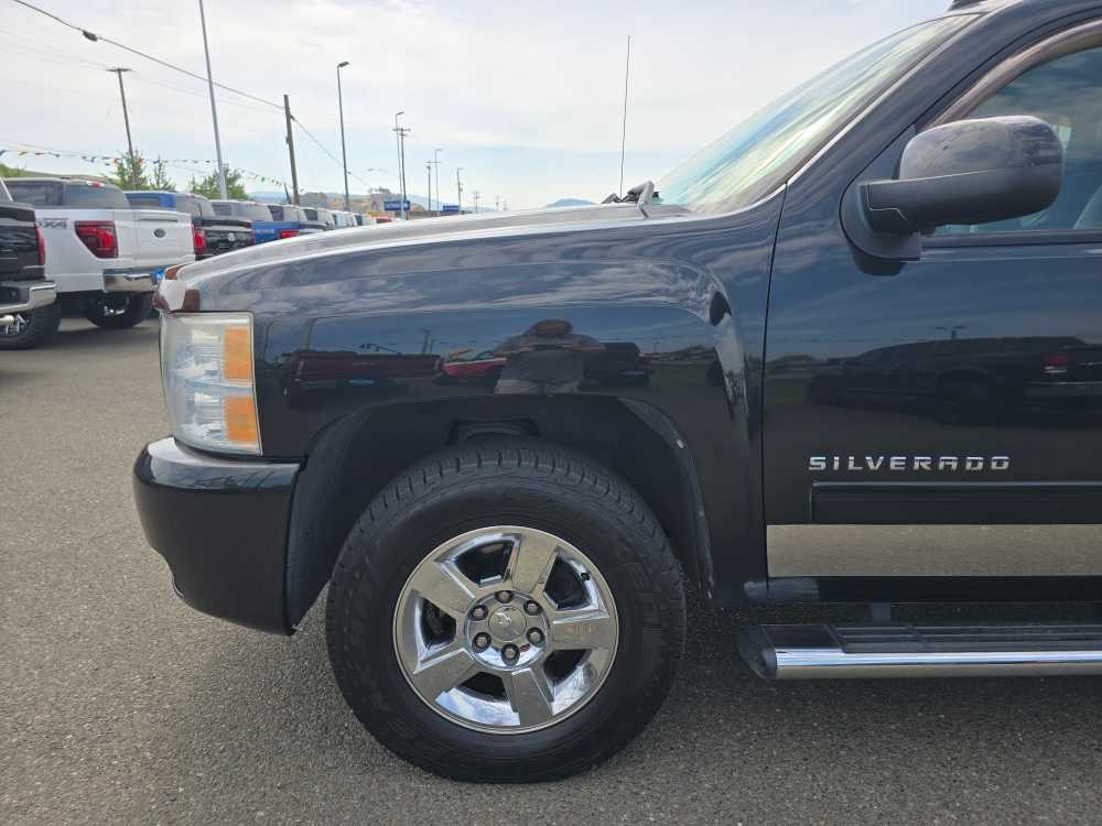 Thumbnail: 2010 Chevrolet Silverado 1500 - 18