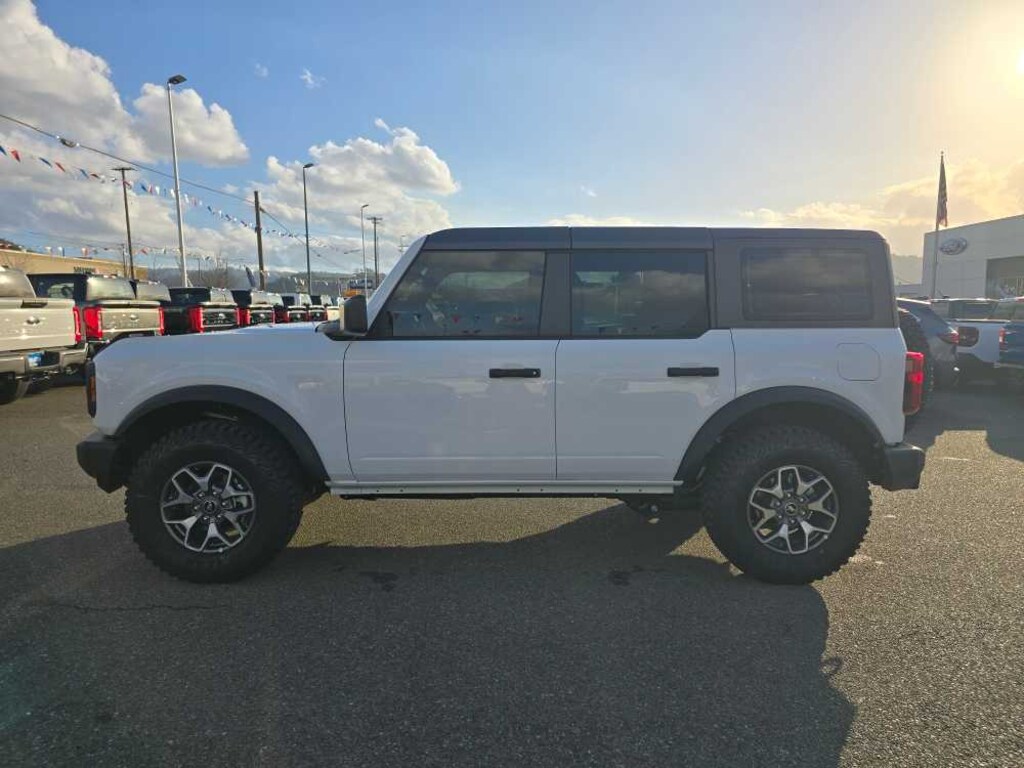 New 2025 Ford Bronco Base SUV