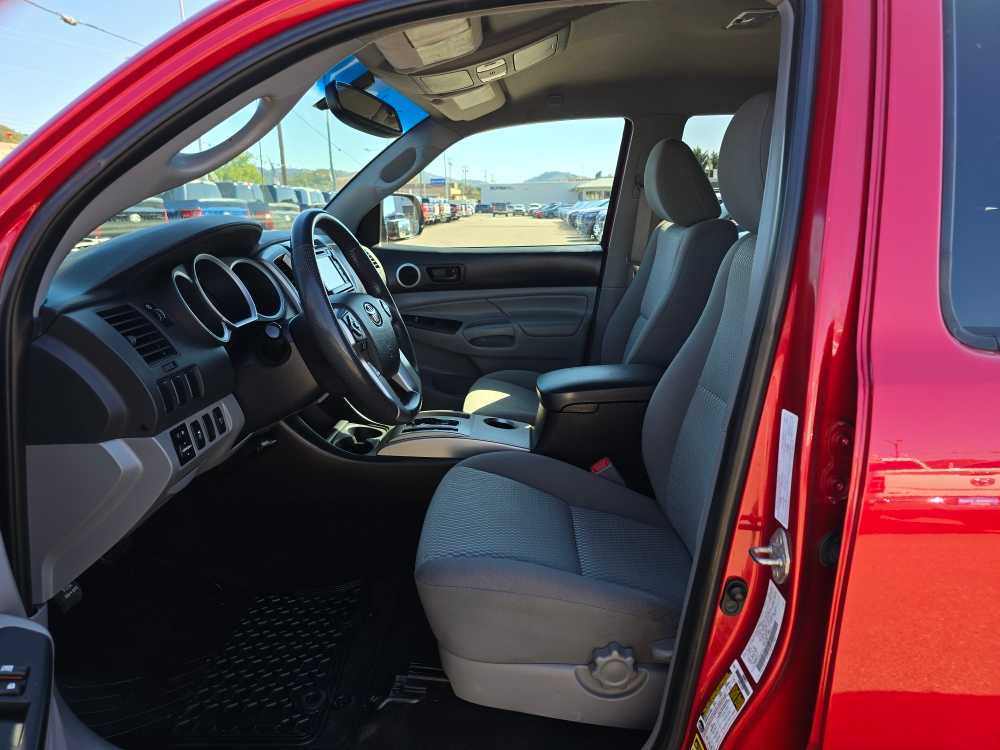 Thumbnail: 2014 Toyota Tacoma - 9