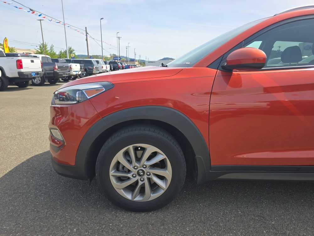 Thumbnail: 2016 Hyundai Tucson - 20