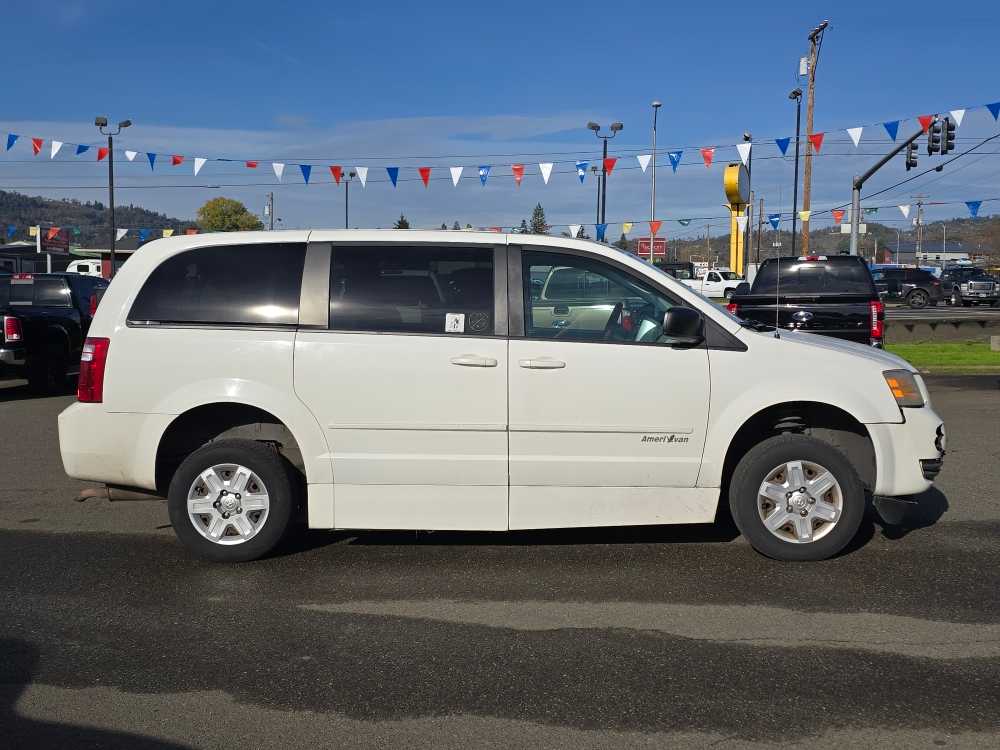 Thumbnail: 2010 Dodge Grand Caravan - 6