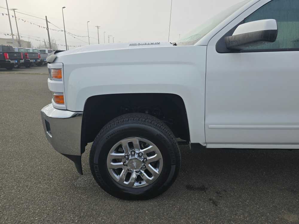 Thumbnail: 2017 Chevrolet Silverado 2500 - 19