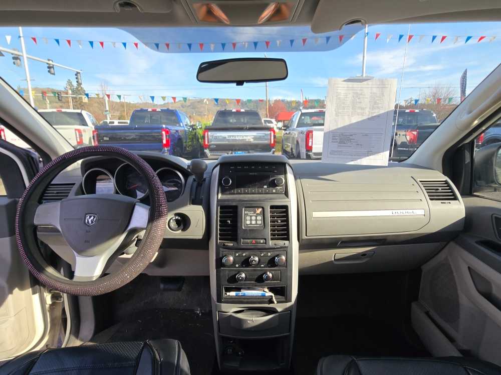 Thumbnail: 2010 Dodge Grand Caravan - 15