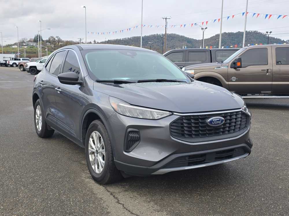 Thumbnail: 2023 Ford Escape - 7